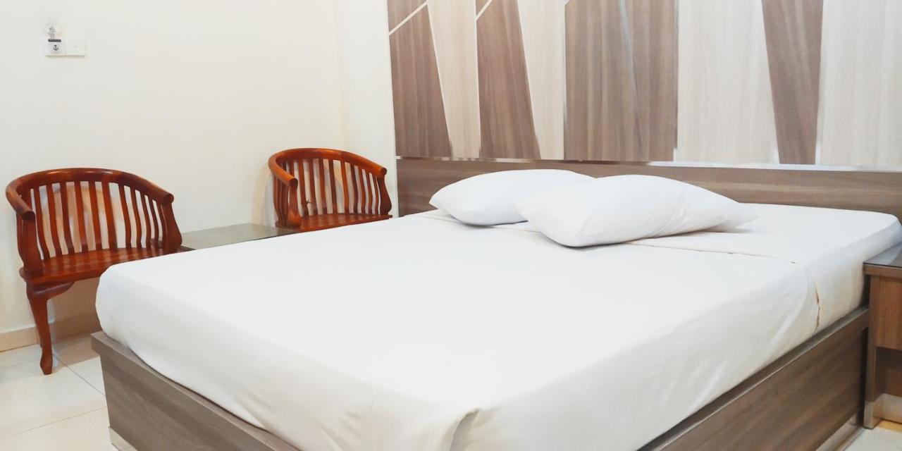 Paradise Hotel Tanjung Pinang Exterior foto