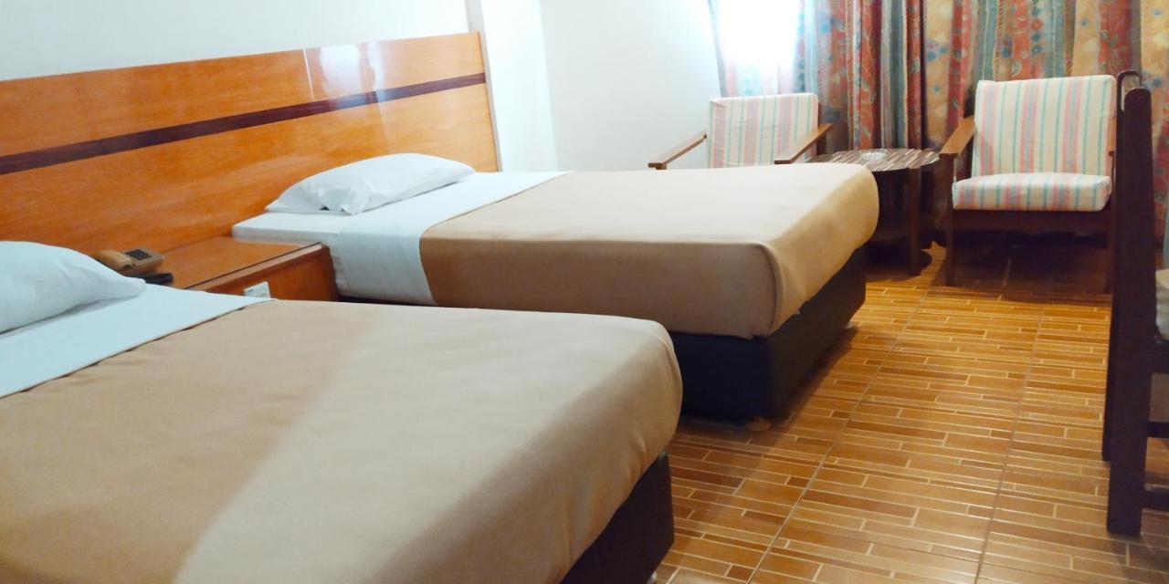 Paradise Hotel Tanjung Pinang Exterior foto